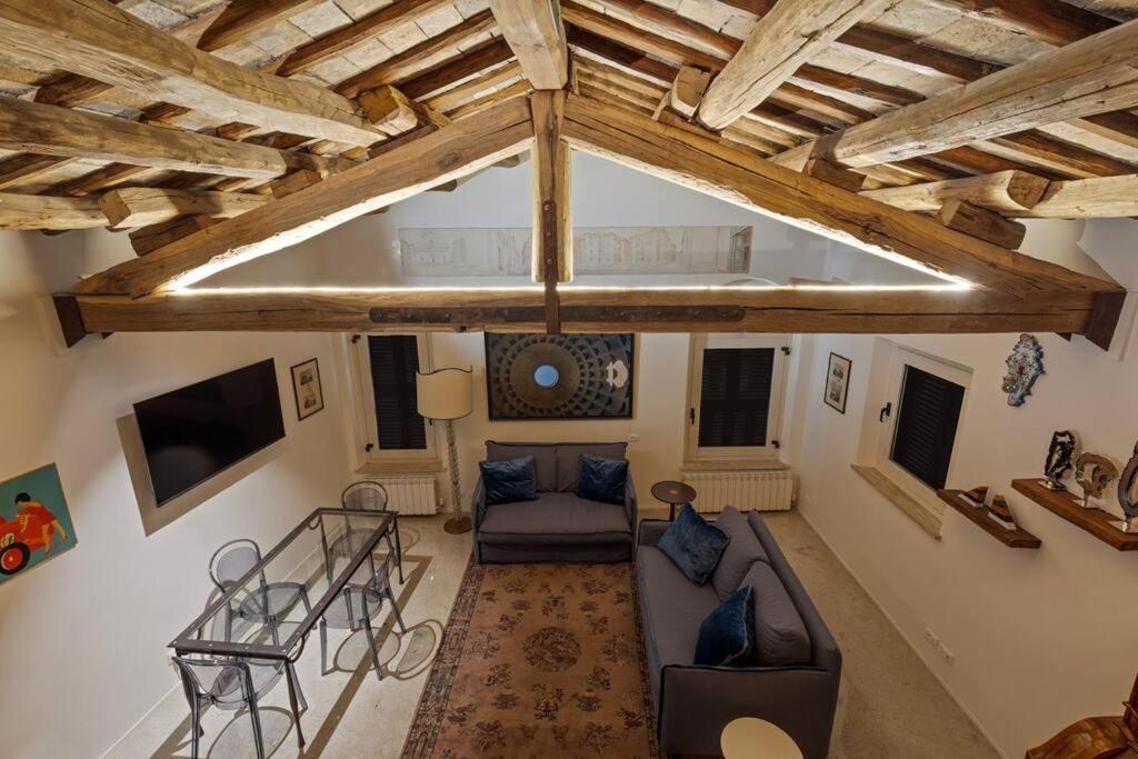 Casa Adriana, A Burghesius Apartment