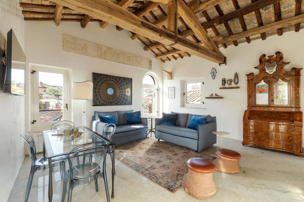 Casa Adriana, A Burghesius Apartment Rom